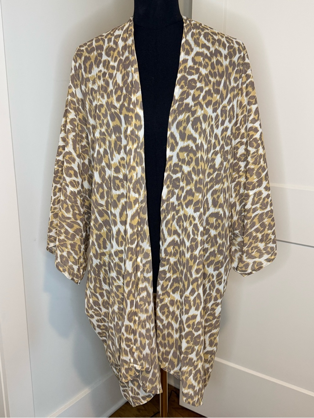 Aerie Leopard Print Lightweight Kimono Robe
